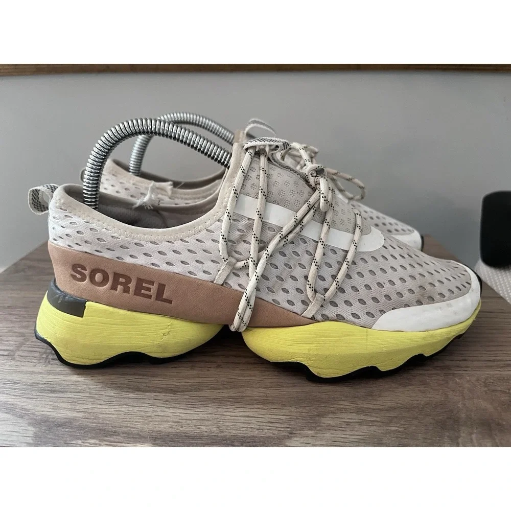 Sorel Women's Size 7.5 KINETIC Impact Wonder Lace Sneakers Lightweight Yellow O1